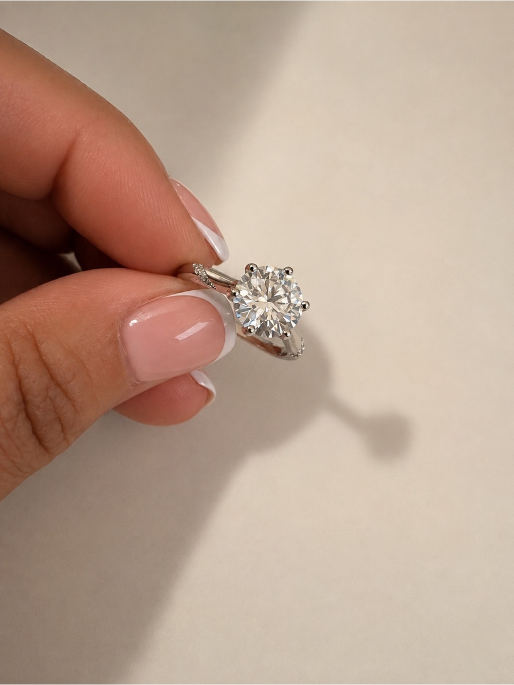 Round-Cut Clear Stone Solitaire Ring in Silver